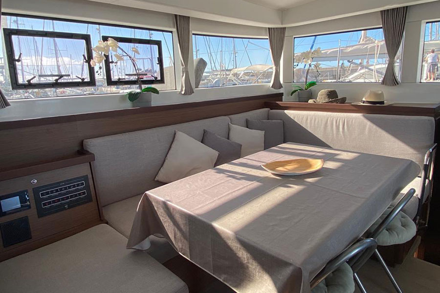 papagayo-beach-lanzarote-private-catamaran_3_l