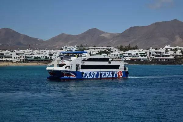 Fähre Lanzarote Fuerteventura (kostenlose Busabholung)